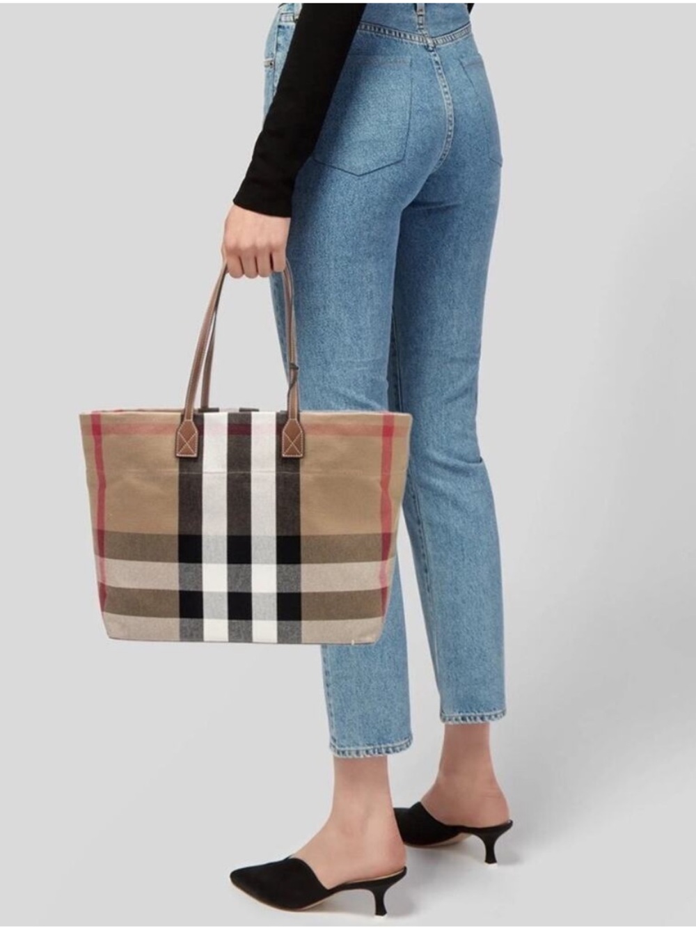The Burberry London Checkered Tote Bag Medium Taupe Brown - Picture 2 of 10
